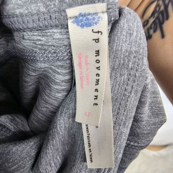 Free People Movement High Rise 7/8 You’re a Peach Leggings Size Small - Picture 6 of 8